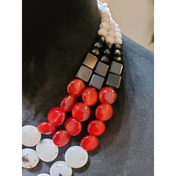 Womens Multi Strand Beaded Necklace With Red White Black Stones Spring Ring Lock - Picture 4 of 6